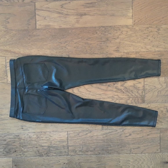 Hue Leather Look Leggings - Picture 3 of 8